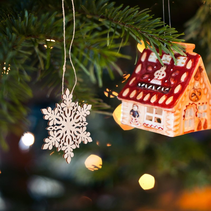 VORCOOL Christmas Wooden Snowflake Pendant: 10Pcs Decoration Embellishments with String