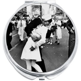 NewCharms The Kiss Compact with Mirrors - Perfect for your Pocket or Purse