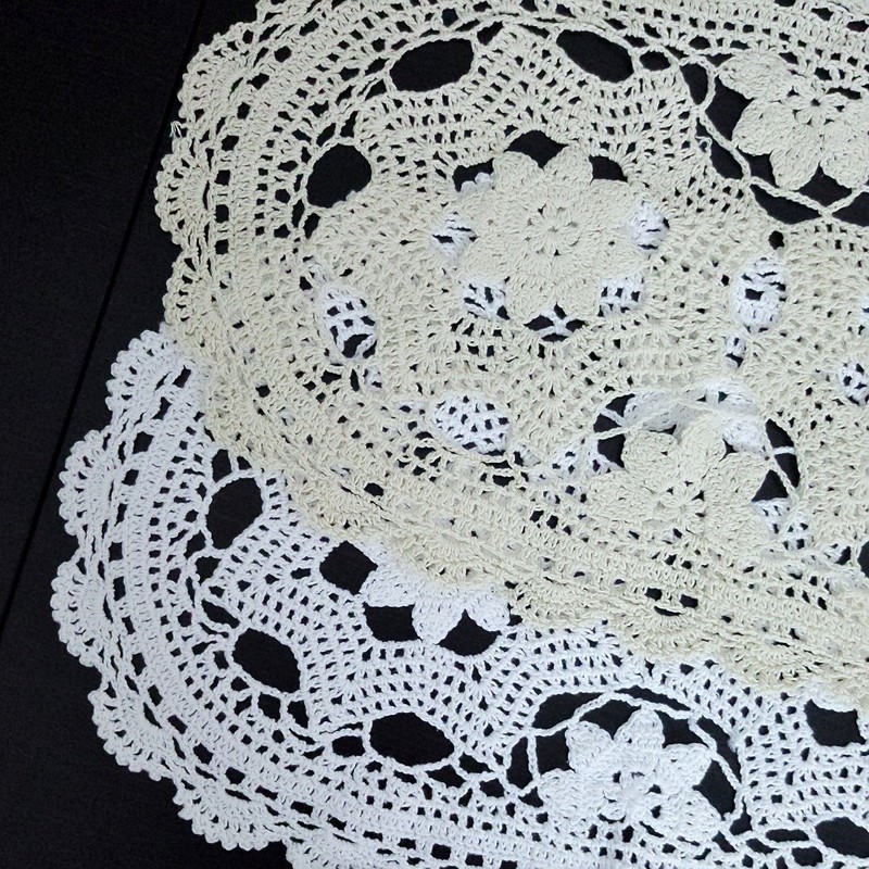 Laivigo Handmade Crochet Lace Oval Lucky Flower Tablecloth Table Runner