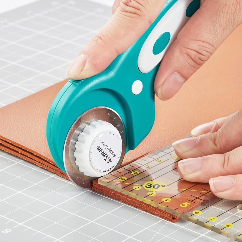 Headley Tools Rotary Cutter with 5 Replacement Blades, Fabric Cutter