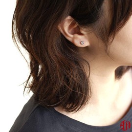 A.UN Jewelry Second Earrings, Clover, 0.5 inches (12 mm), Dainty Simple Stud Earrings