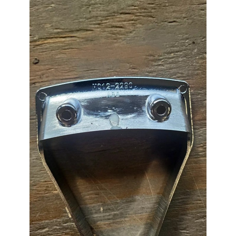 GM Genuine GM Bright Chrome Wheel Spoke Trim Insert