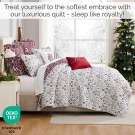 Southshore Fine Living, Inc. Christmas Quilt, Queen Size/Full with 4 Pillow Shams & 2 Throw Pillows, Reversible Coverlet, Queen/Full Christmas Bedding Set, Vintage Christmas Print, Red & Cream