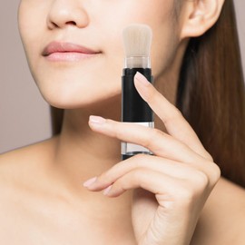 DOITOOL Retractable Blush Brush with Refillable Loose Powder Bottle Jars Portable Face Liquid Brush with Cover for Color Highlight Contour Blush Powder Cosmetics