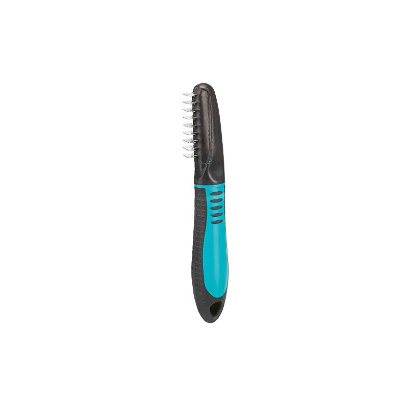 Trixie Fur Detangler with curved teeth