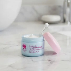 Crema De Día Con Concha Nácar Y Complejo Biobotánico Fps 3                                                                                            