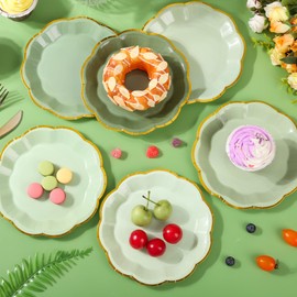 Houuqe - 48 platos de fiesta festoneados de color verde salvia, platos de papel de postre verde degradado de 7 pulgadas con papel de aluminio dorado, plato decorativo para servir para baby shower