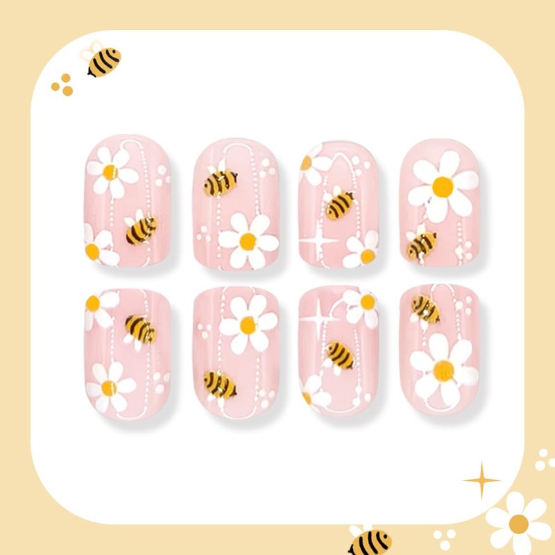 Bee Daisy Press on Nails Short Square - Soft Nude