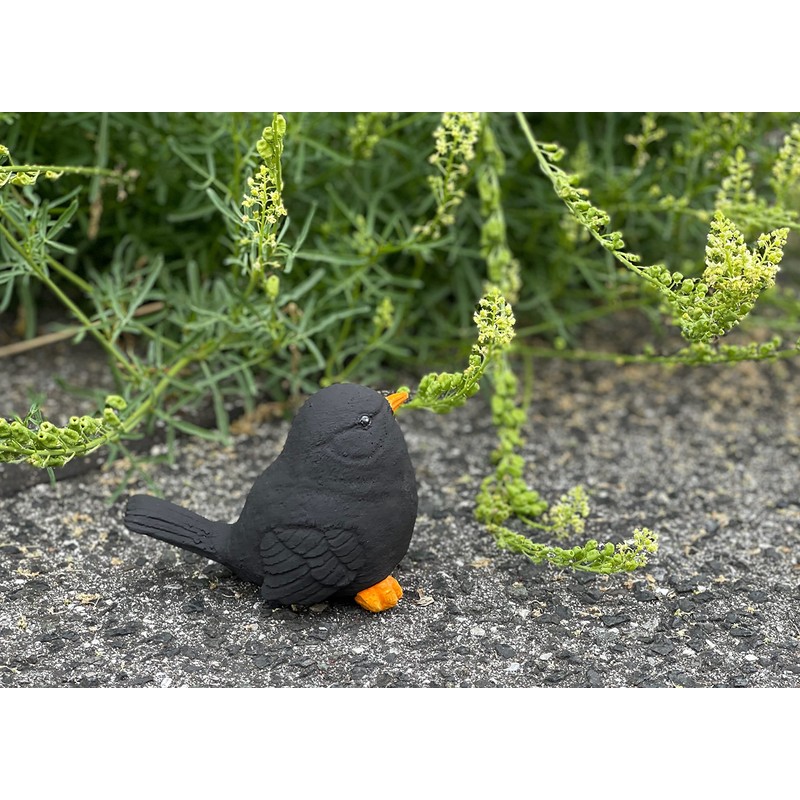 Stone and Style Stone Figure Bird Blackbird Frost Resistant Weatherproof