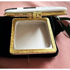 Unbranded BRAND NEW CHRISTMAS PORCELAIN ORNAMENT CROSSWORD PUZZLE, OPENS UP TO STORE GOODY