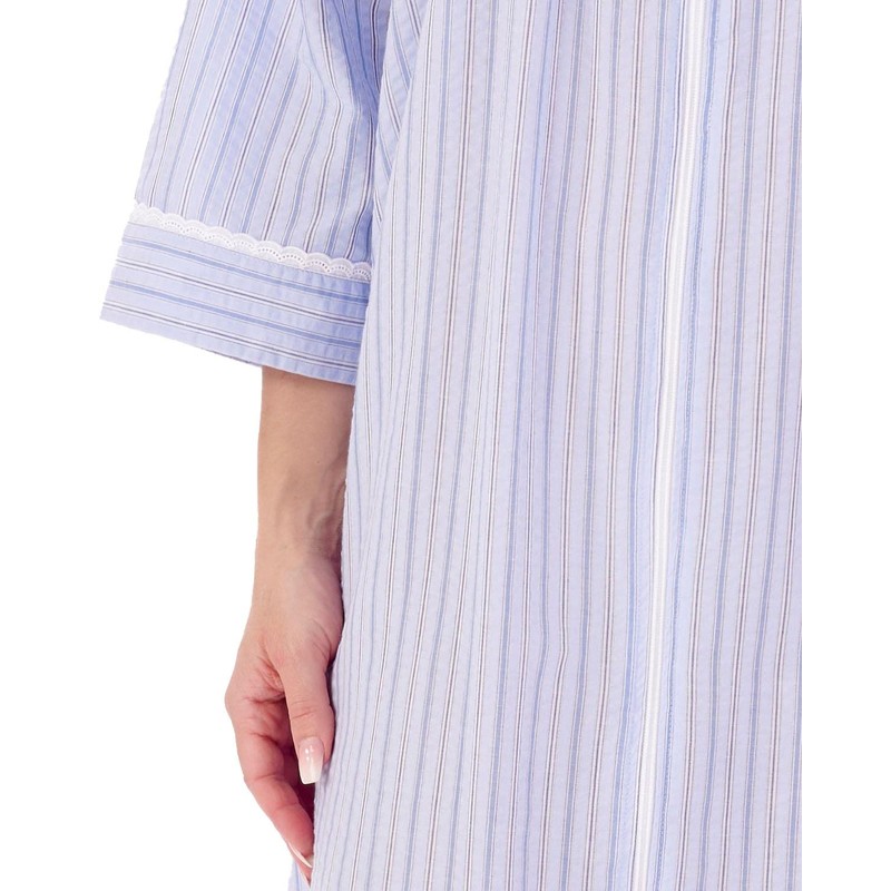Slenderella Seersucker Zip Front Gathered Yoke 45 inch Housecoat (10/12,