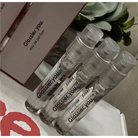 Glossier 3 Glossier You Eau De Parfum Sample Spray 1.5ml A2