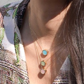 Dervivea Boho Gemstone Pendant Necklace Round Fluorite Necklace Chain Healing Crystal Necklace Choker Gold Green Stone Necklace Jewelry for Women