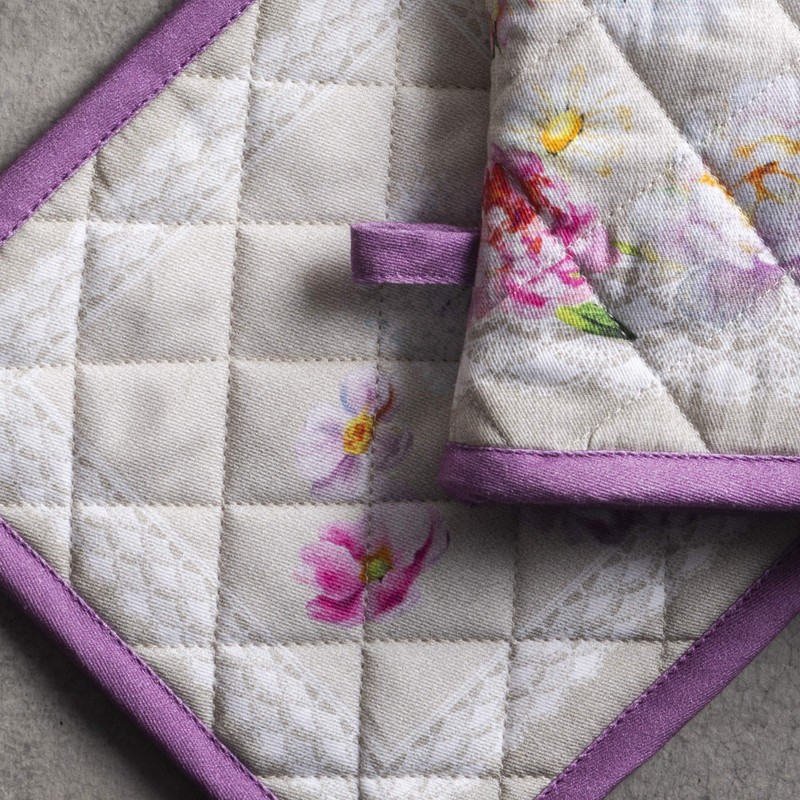 Maison d' Hermine Spring/Summer Set with Oven Gloves and Pot