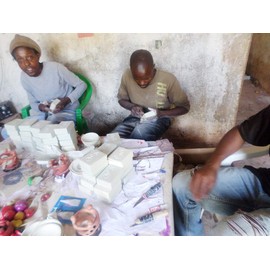 Global Crafts Small Soapstone Heart Bowls with Designs, Fuchsia, Set of 3 (KSAHBS-FA-S3)