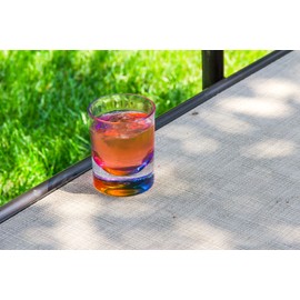 Abbott Collection Vaso de plástico con base de arco