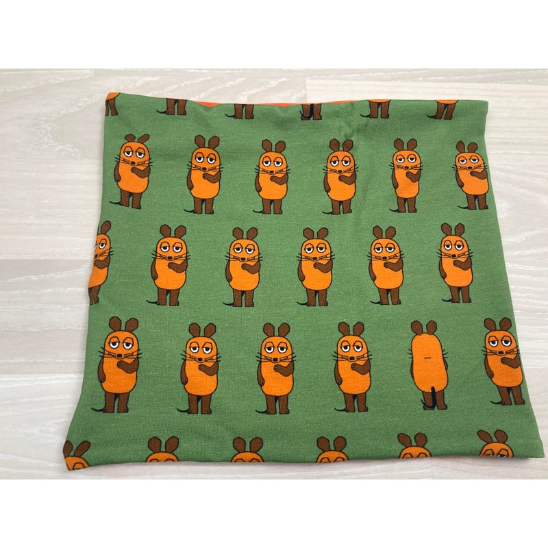 Schal aus Baumwolljersey mit der Maus auf grün, verschiedene Formen: