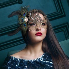 Zinniday Black Masquerade Masks for Women - Peacock Feather Ball Lace Masks Shiny Rhinestone Venetian Mask for Woman Couples Renaissance Carnival Dress Party Mardi Gras Costume Evening Prom