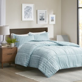 Madison Park Duke Luxe Faux Fur Reversible Comforter Set, Soft Plush Reverse, Modern Down Alternative Filling Cozy Bedding, Box Quilted Warm Cover, Matching Shams, Full/Queen, Aqua 3 Piece