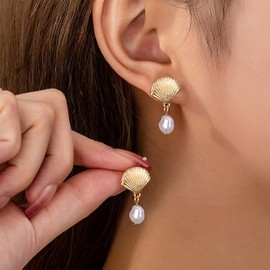 Starfish Shell Earrings Beach Coastal Jewelry for Women Lightweight Elegant Pearl Drop SeaShell Beach Earrings with Nautical Charm for Summer Vacations Coastal Accessories