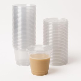 100-Pack 9 oz Clear Squat Plastic Cups (50) + Flat Lids with Straw Holes (50) + Coaster – Great for Iced Coffee, Juice, Smoothies | Gobelets Courts + couvercles + Dessous-de-verre