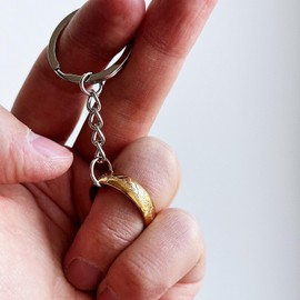 PYNASA Genuine Engraved Pattern Stainless Steel Gold The One Ring Charm Keychain for Women Men,Ring size 10 (Gold)