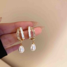 Cimenexe Bohemian Pearl Dangle Earrings Teardrop Pearl Earrings Vintage Pearl Drop Earrings Gold Rhinestone Earrings Crystal Studs Earrings Jewelry for Women and Girls Gifts
