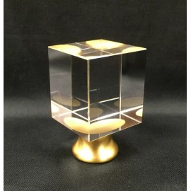 LITE ACCENTS Lamp Finial-Optic Crystal CUBE With Satin Brass Base