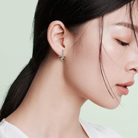 PHNIBIRD Women's Clip-On Earrings Without Pierced Ears 925 Silver Hypoallergenic Earrings Women's Elegant Gift for Birthday, emerald, Cubic Zirconia