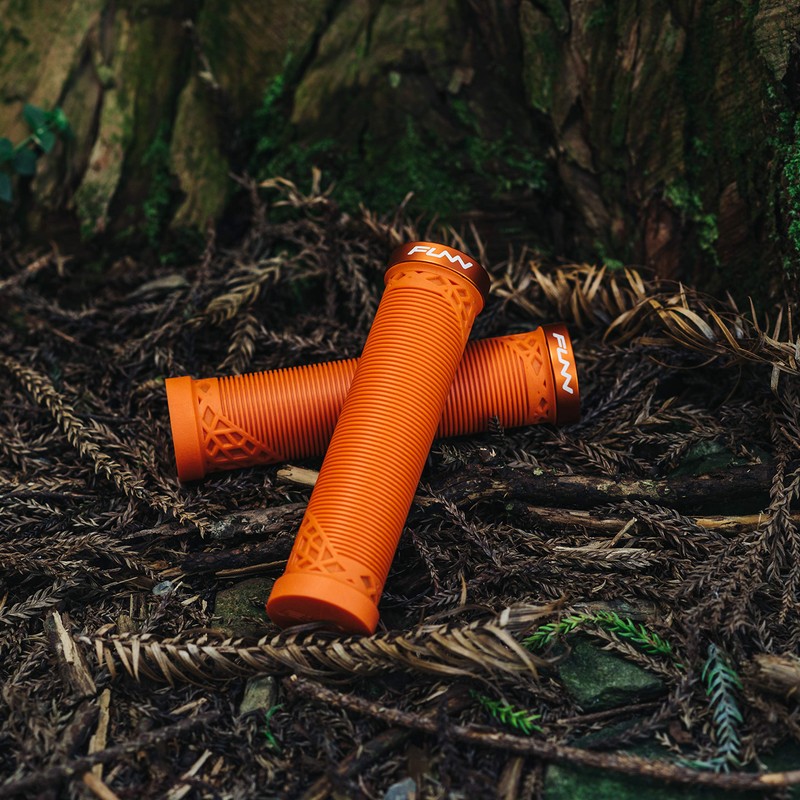 Funn Hilt Mountain Bike Handlebar Grips With Single Lock On