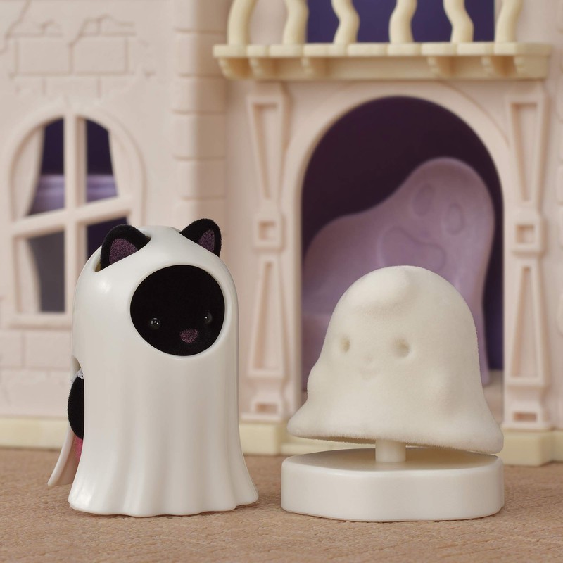 Sylvanian Families Spooky Surprise House