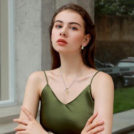 TECHVIDA Collar de Plata S925 Luna Gato, Collar con Colgante de Gato y Luna para Mujeres con Joyería Fina - Incluye Caja para Regalo, Collar Amistad collar para Esposa Novia Hija Día de la Madre