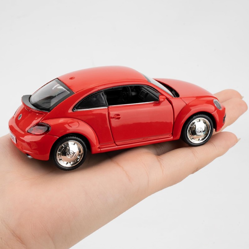 2012 Volkswagen Beetle Toy Car, Model Car in Scale 1:36