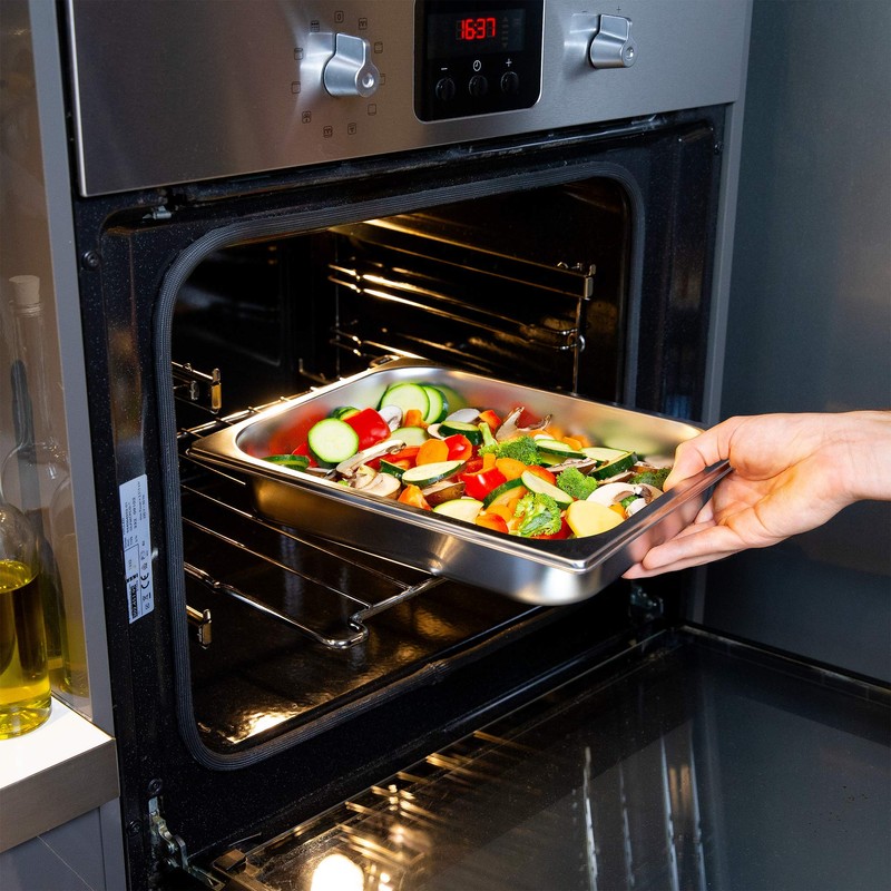 cleenbo Stainless Steel Gastronorm Container 40 mm Deep Unperforated 1/2