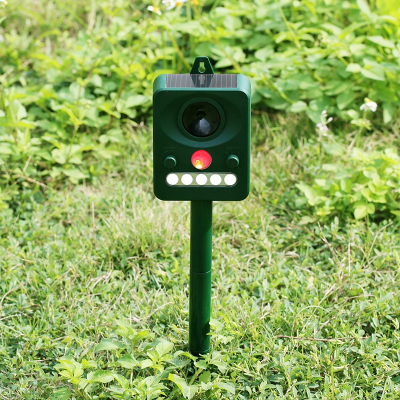 Ultrasonic Animal Repeller Solar USB Charging Electronic Animal Repeller Outdoor