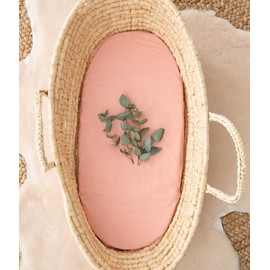 Love To Dream 2-in-1 Waterproof Bassinet Sheet & Mattress Protector | Tencel, Soft Jersey Fabric, Fits Oval & Square Mattresses, Machine Washable, Anti-Bacterial, Quiet Waterproof Backing | Pink