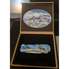 WMG Wolf Knife, with wolf portrait handle. By WMG in wood display box w/ pic. On lid