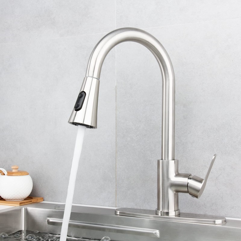 Kohonby Single Handle Kitchen Faucet with Pull Down Sprayer Modern