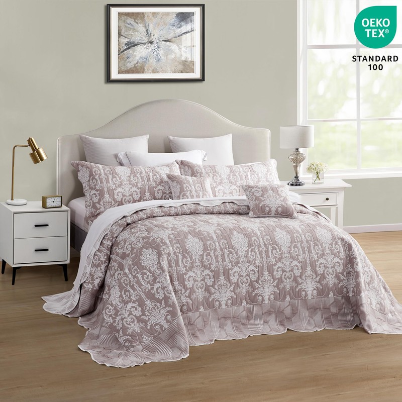 Blythease Oversized King Bedspread, Jacquard Matelasse Damask Pattern Design, Lightweight,