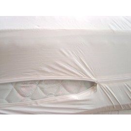 Deluxe Vinyl Mattress Protector with Zipper - 39" x 80" x 8" (x-Long Twin)