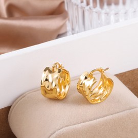 ASH'S CHOICE Gold Hoop Earrings for Women Hammered Earrings 14K Goldplated Wide Flat Hoop Earrings Lightweight Chunky Gold Earrings 925 Sterling Silve Cartilage Huggie Earrings for Women