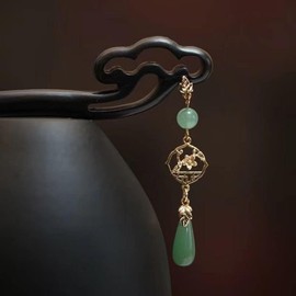 2 Pieces Chinese Wood Hair Sticks, Tassel Flower Hair Chopsticks Retro Wooden Hairpin Classic Long Hair Hair Pins for Women Girls Hair Accessory (Green, One Size)