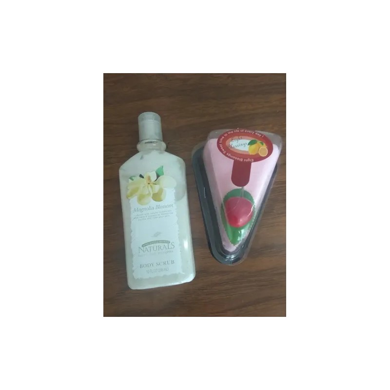 Crema Exfoliante Magnolia Blossom, Toalla Facial De Obsequio