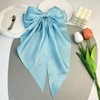 Fermaglio per capelli con fiocco in raso setoso blu chiaro