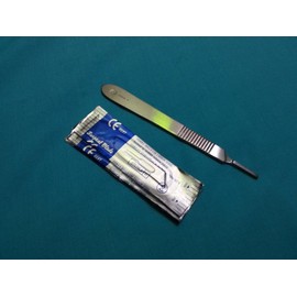 1 STAINLESS STEEL SCALPEL KNIFE HANDLE #3 WITH 20 STERILE SURGICAL BLADES #10 (HTI BRAND)