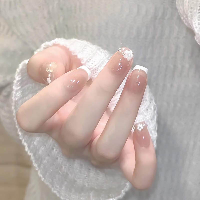 [NEURAD]ネイルチップ 30枚入ショート丈フレンチ 花びらモチーフ付け爪 ～清楚系が彩る軽やかな爪元 夏向けショートネイル 人気 和風 かわいい 成人式 入学式