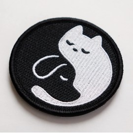 Patch Dog and Cat Tai Chi Figure, Velcro (Velcro/Velcro) Removable, Tao Mark, Yin Yang, Military, Airsoft Game, Cute Embroidered Patch