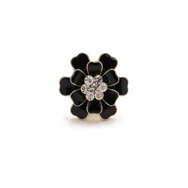 Small Black Flower Brooch Pin for Women Rhinestone Lapel Pins Vintage White Rose Broochs Clothes Hat Dress Clothing Jewelry Accessories (Black)