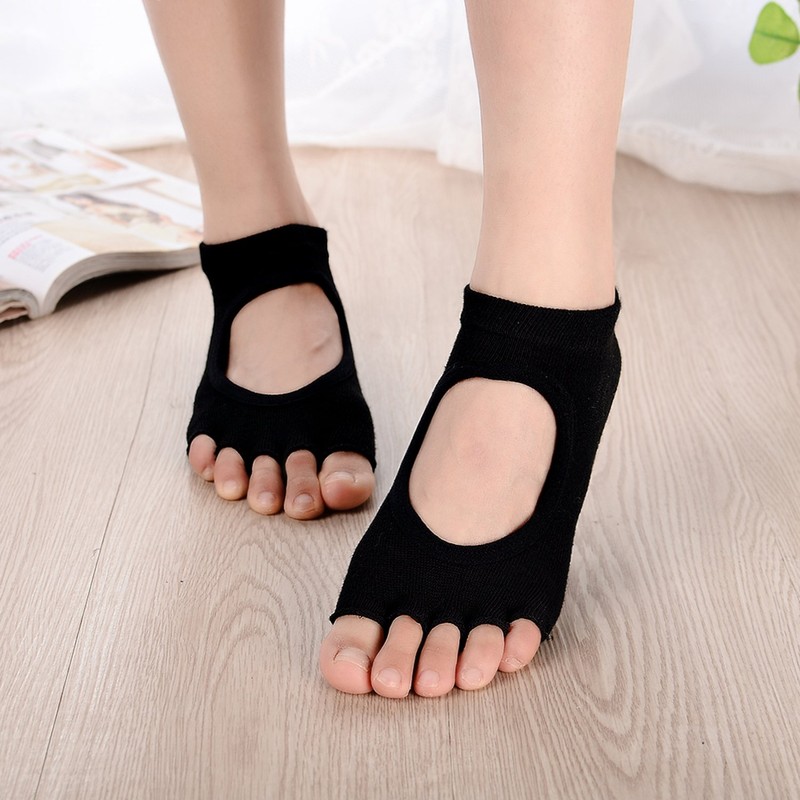 4 Pairs Women Low Rise Non Slip Yoga Toeless Socks