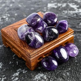Essenciales Natrlicher Amethyst mit spirituellen Eigenschaften - Set mit 4 polierten natrlichen Steinen von gro?er Sch?nheit, die dir helfen werden, Stress abzubauen